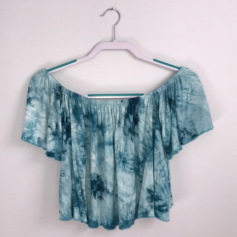 Never worn! Tag still on clothing.